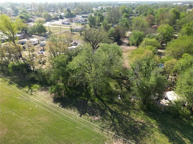 Photo 7 — 1923 SW 8th Street, Oklahoma City, OK 73108