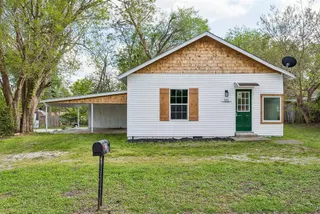 Sold home at 515 E Oakland Street