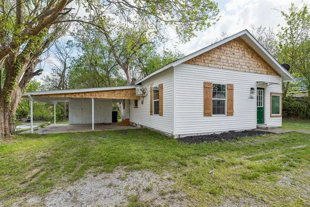 Photo 2 — 515 E Oakland Street, Shawnee, OK 74801