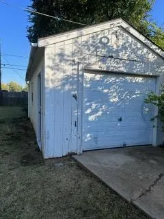 Photo 10 — 2107 Hardin Drive, Oklahoma City, OK 73111