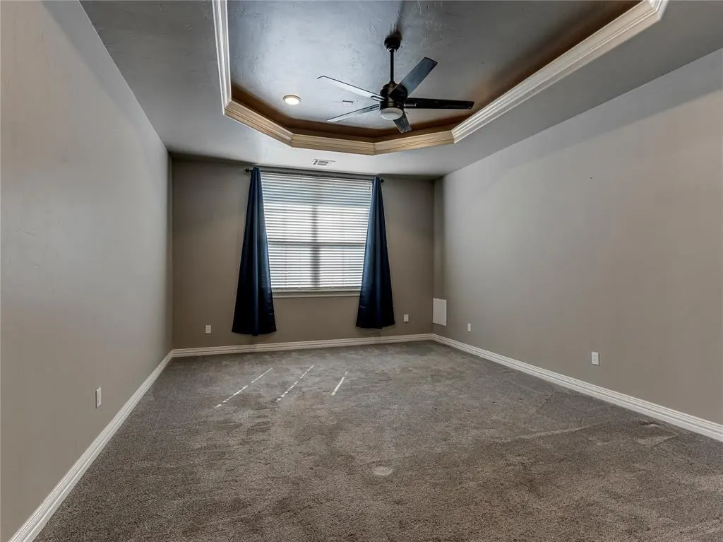 Photo 14 — 402 Windsor Road, Midwest City, OK 73130