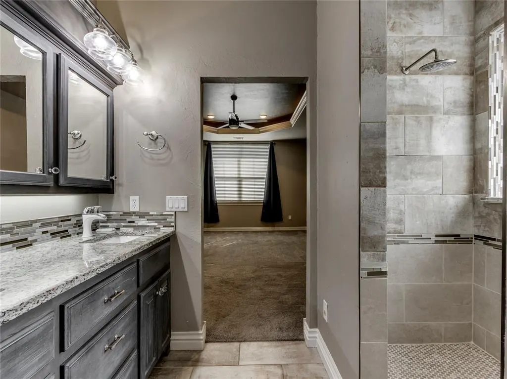 Photo 17 — 402 Windsor Road, Midwest City, OK 73130