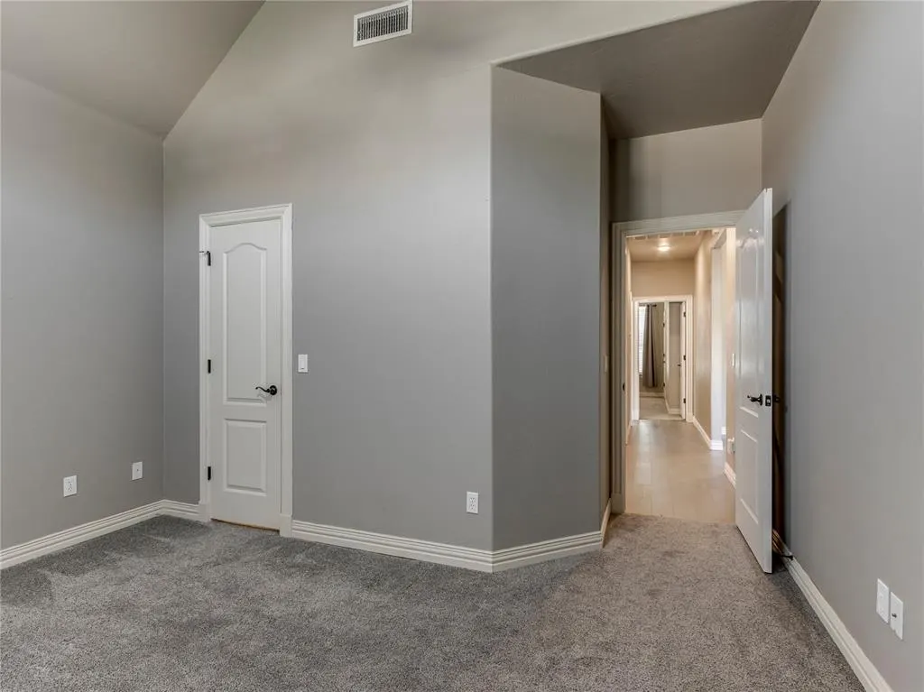 Photo 22 — 402 Windsor Road, Midwest City, OK 73130
