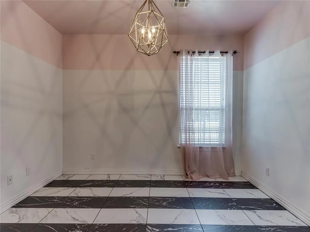 Photo 25 — 402 Windsor Road, Midwest City, OK 73130