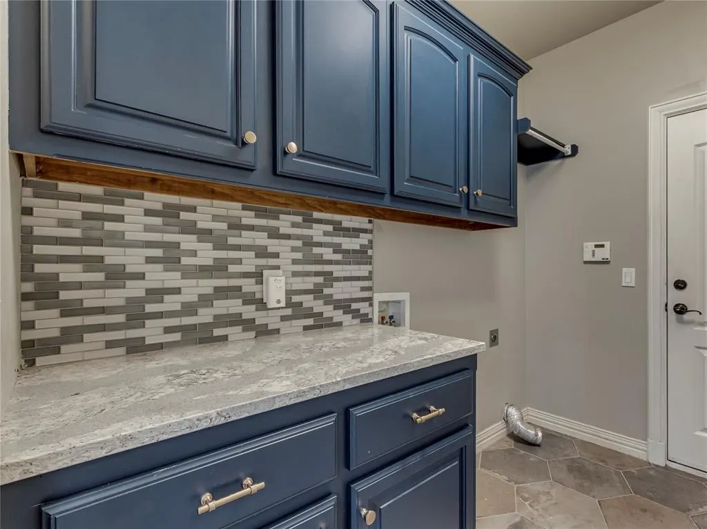 Photo 28 — 402 Windsor Road, Midwest City, OK 73130