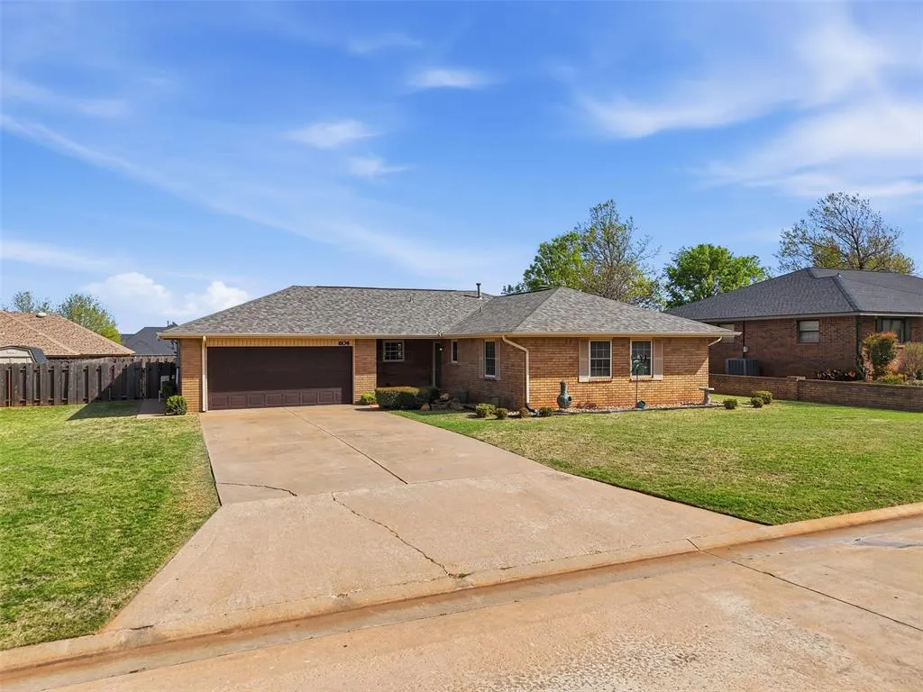 Photo 3 — 604 Hoehner Avenue, Okarche, OK 73762