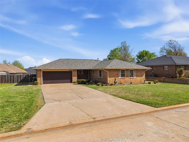 Photo 3 — 604 Hoehner Avenue, Okarche, OK 73762