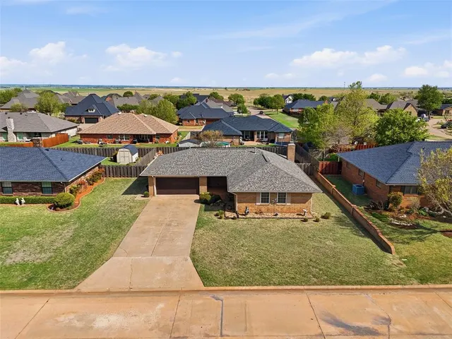 Photo 5 — 604 Hoehner Avenue, Okarche, OK 73762