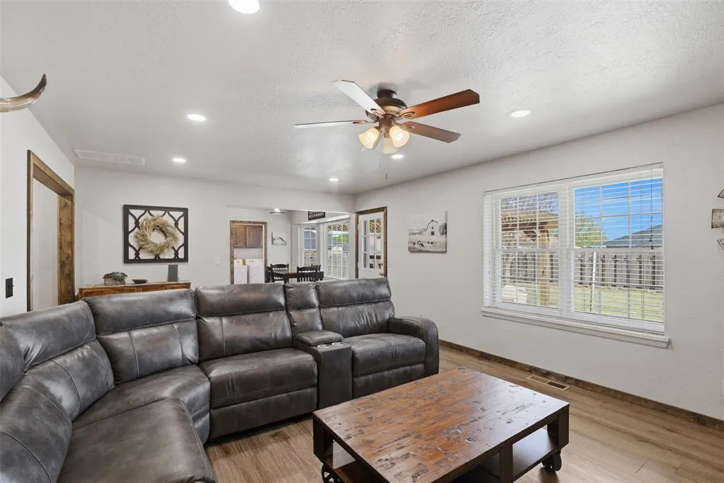 Photo 13 — 604 Hoehner Avenue, Okarche, OK 73762