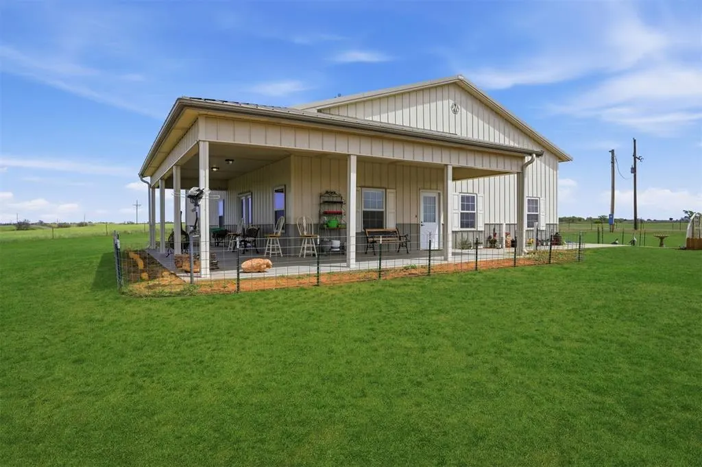 Photo 3 — 11763 N 1820 Road, Sayre, OK 73662