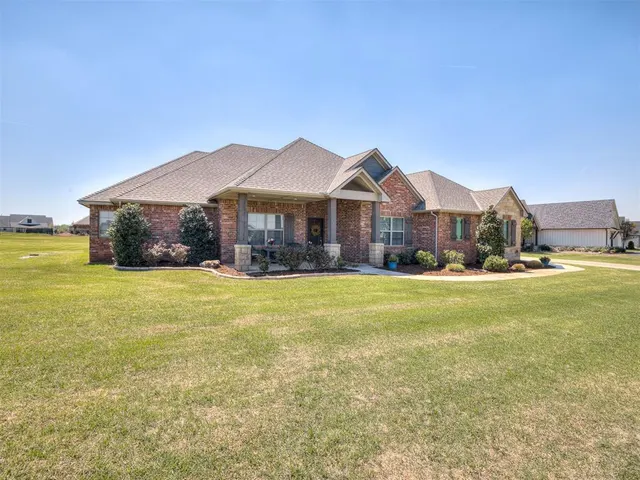 Photo 2 — 10071 Woodland Way, Edmond, OK 73025