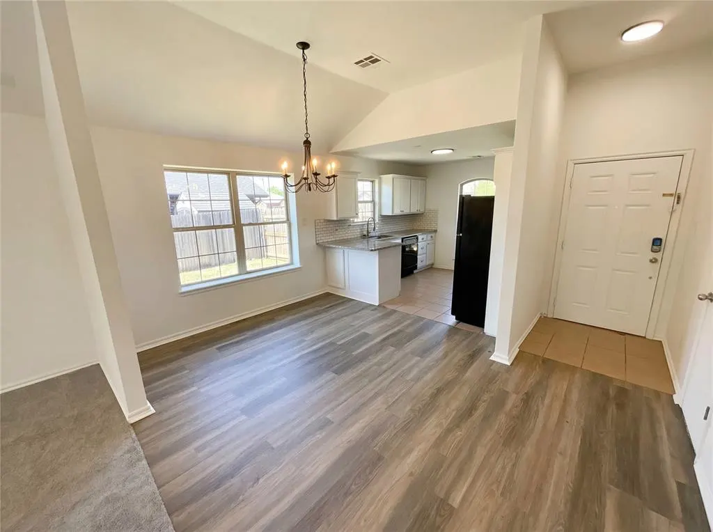 Photo 7 — 504 Woodbriar, Noble, OK 73068