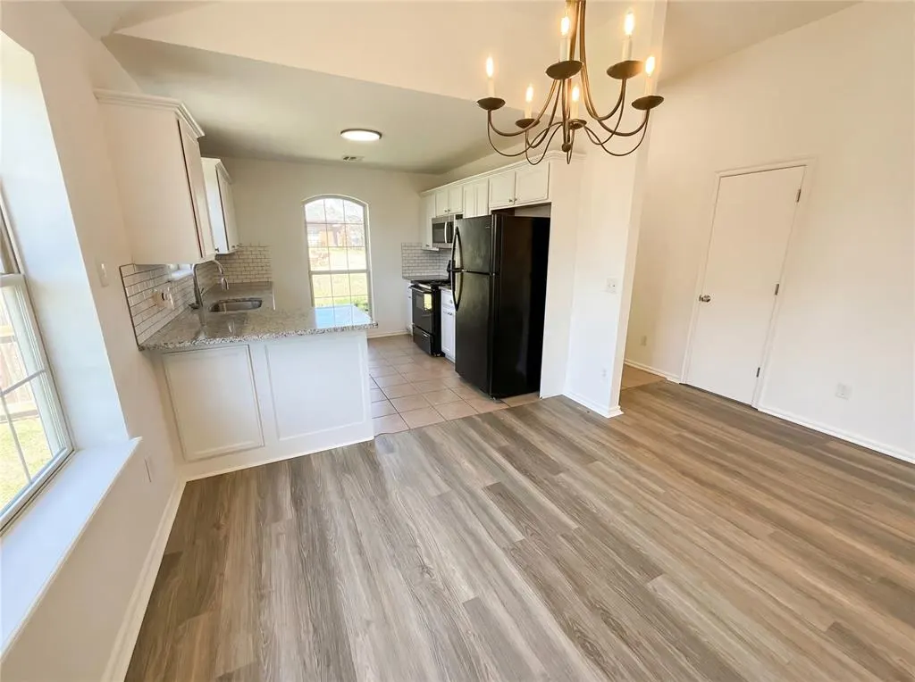 Photo 10 — 504 Woodbriar, Noble, OK 73068