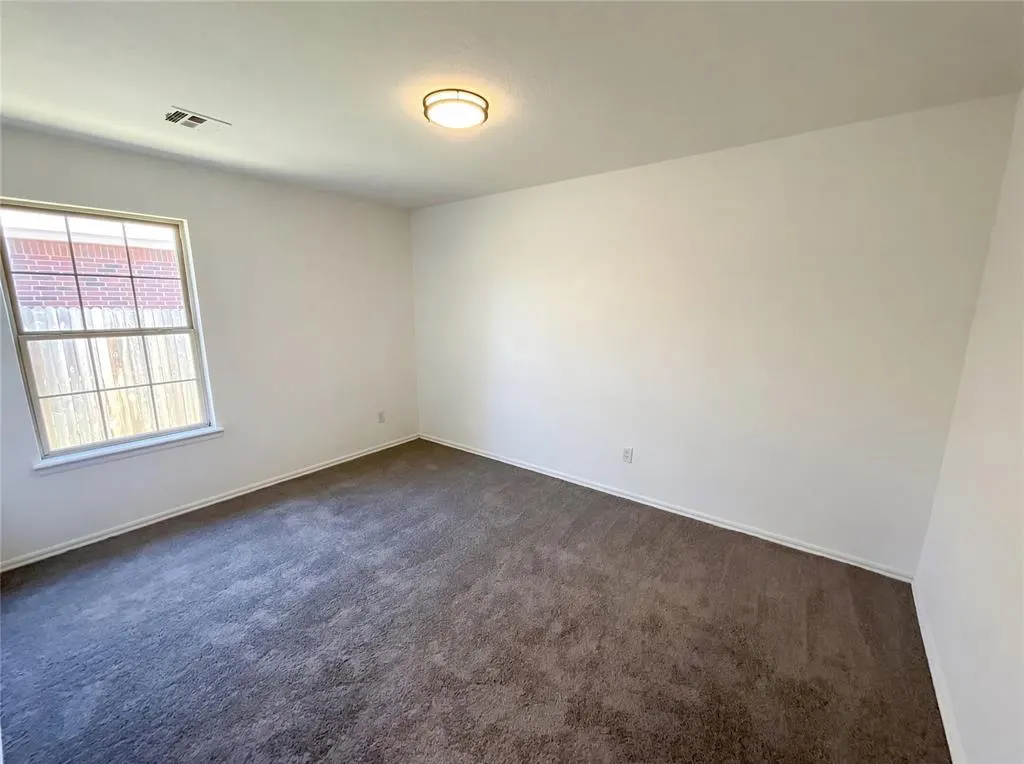 Photo 11 — 504 Woodbriar, Noble, OK 73068