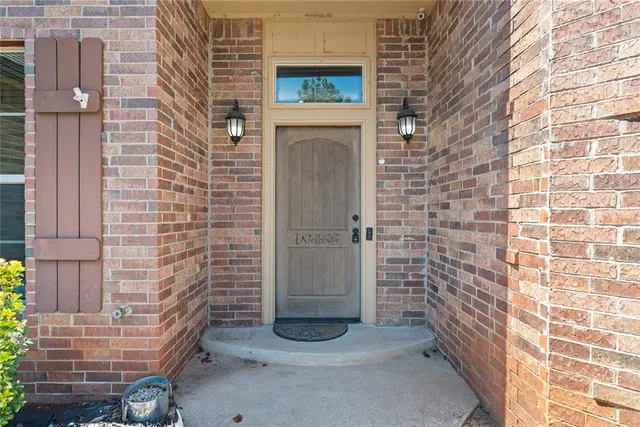 Photo 3 — 13617 Keswick Lane, Yukon, OK 73099
