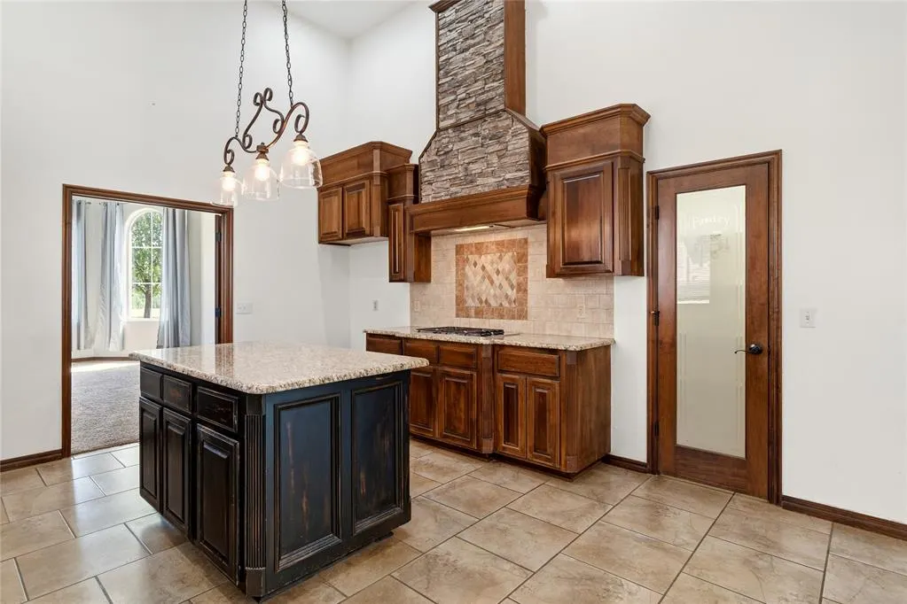 Photo 9 — 13617 Keswick Lane, Yukon, OK 73099