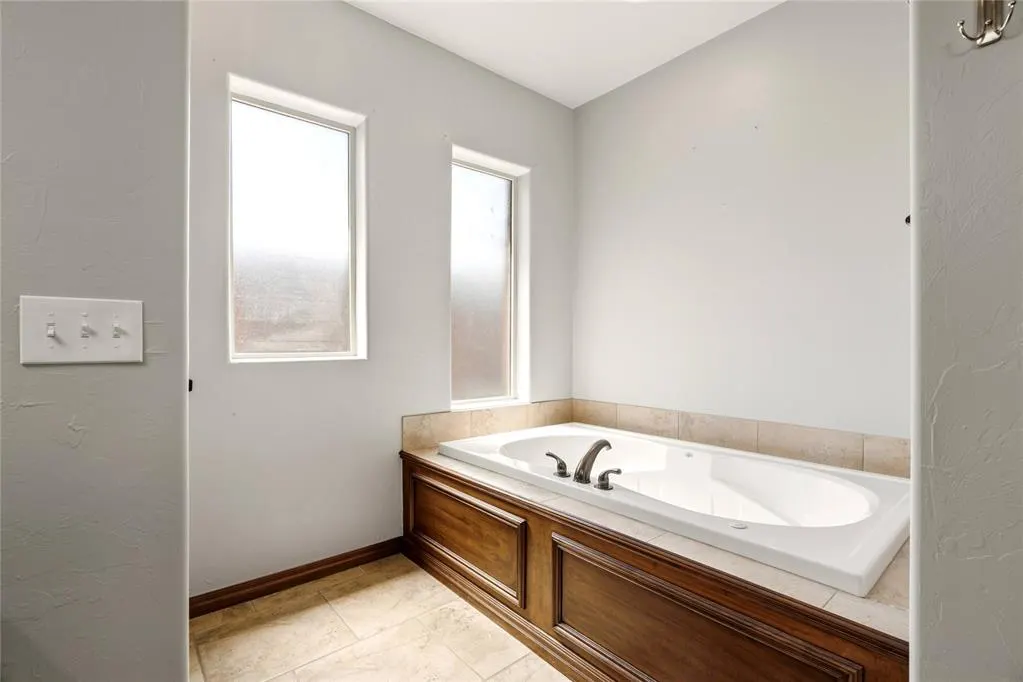 Photo 17 — 13617 Keswick Lane, Yukon, OK 73099