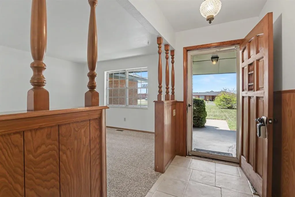 Photo 11 — 122 N Montebella Terrace, Mustang, OK 73064