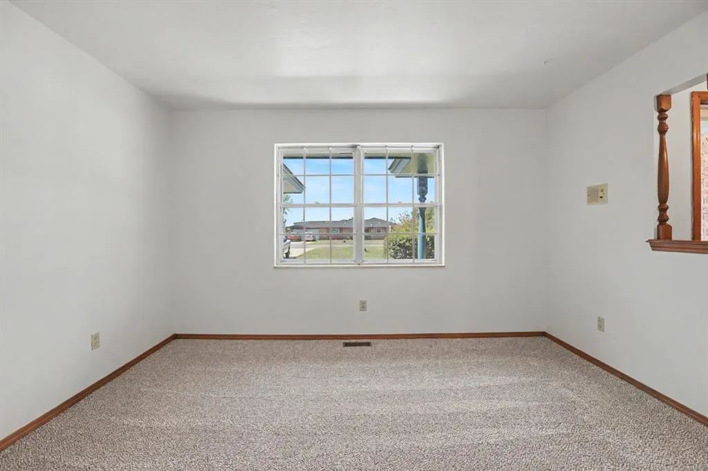 Photo 13 — 122 N Montebella Terrace, Mustang, OK 73064