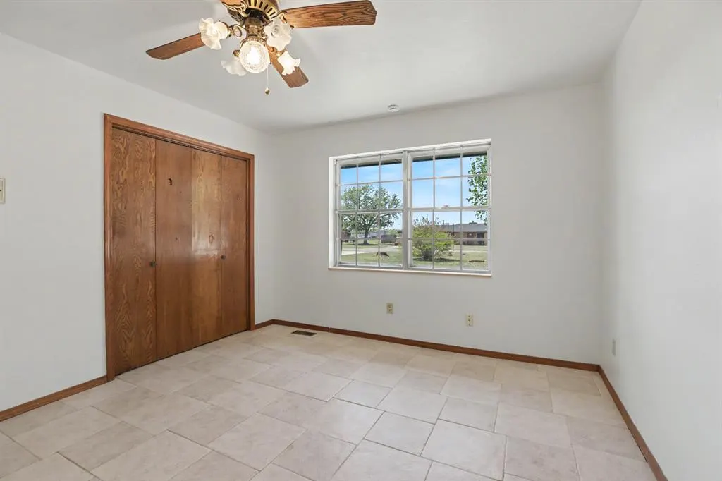Photo 34 — 122 N Montebella Terrace, Mustang, OK 73064