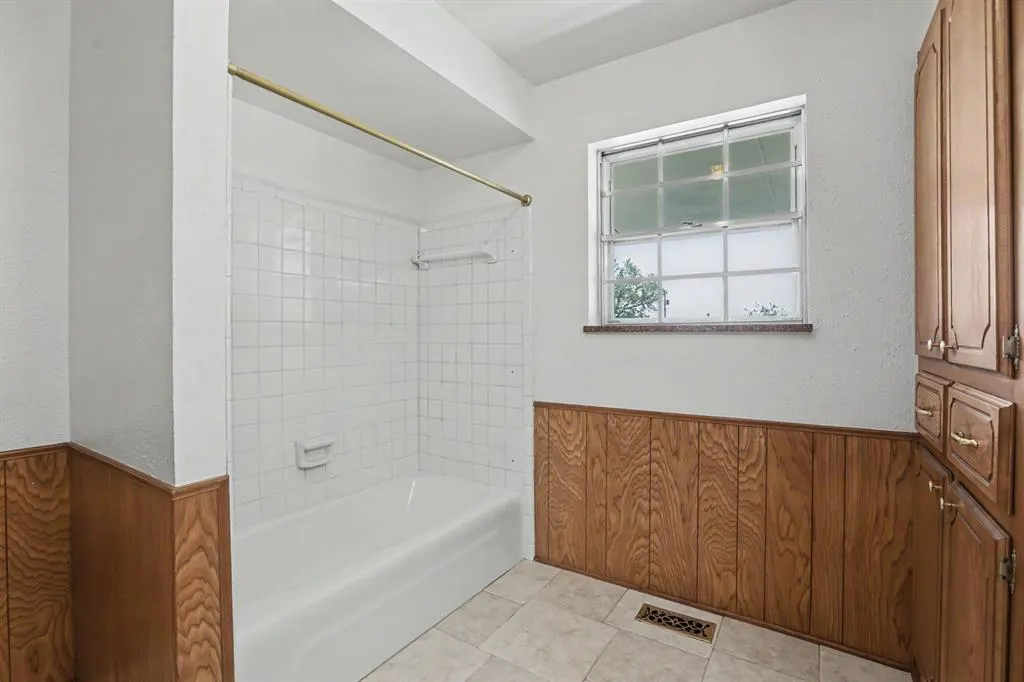 Photo 37 — 122 N Montebella Terrace, Mustang, OK 73064