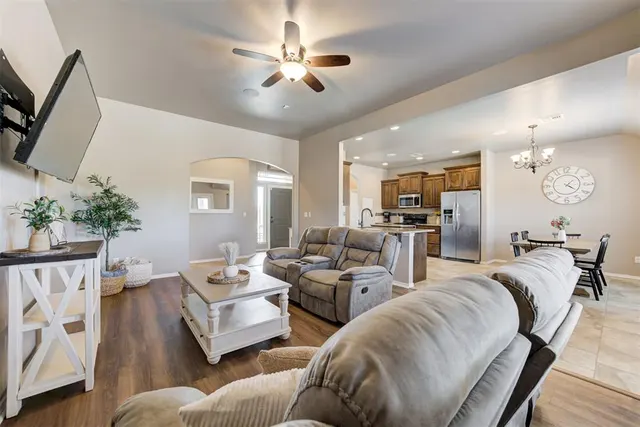 Photo 8 — 5772 Hillside Drive, Guthrie, OK 73044