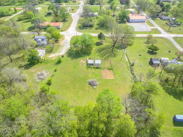 Photo 4 — 521 S Mahoney Street, Sparks, OK 74869