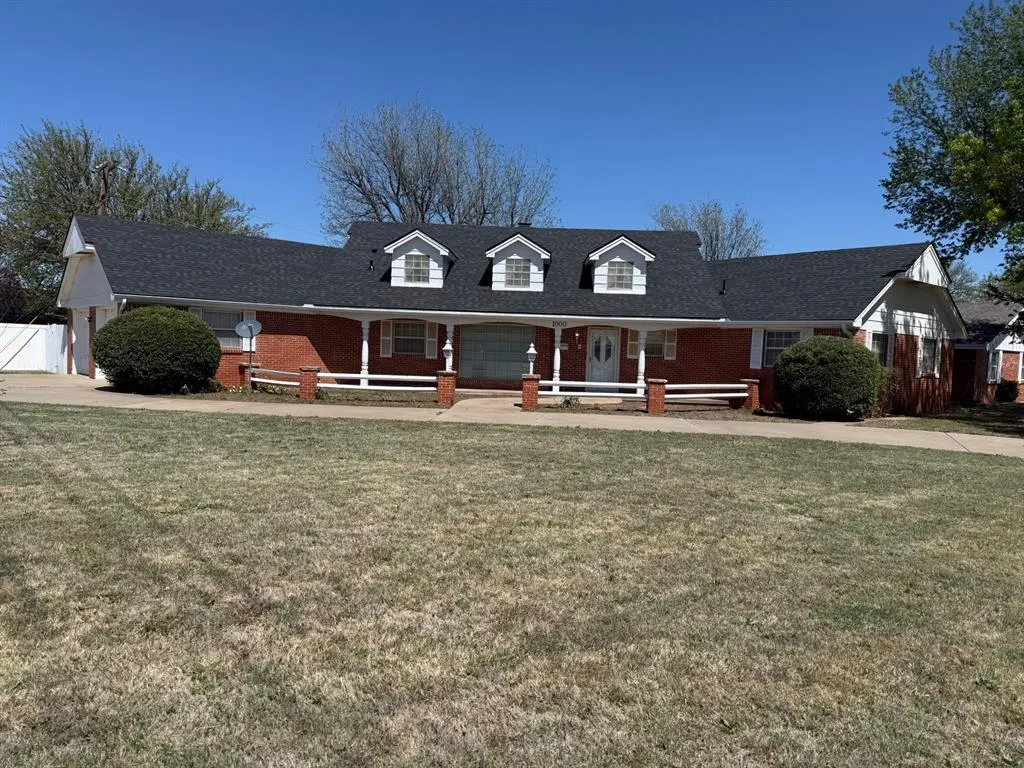 Photo 2 — 1000 N Byers Avenue, Mangum, OK 73554