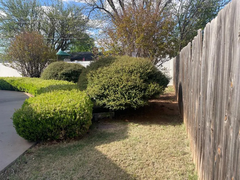 Photo 43 — 1000 N Byers Avenue, Mangum, OK 73554