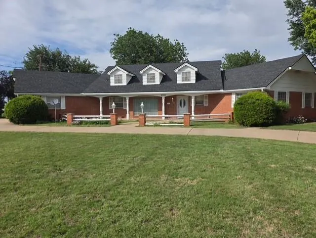 Front exterior — 1000 N Byers Avenue, Mangum, OK 73554