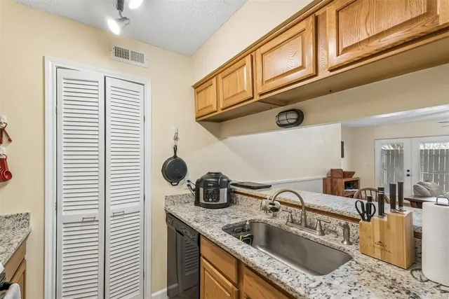 Photo 8 — 850 Cardinal Creek Boulevard A, Norman, OK 73072