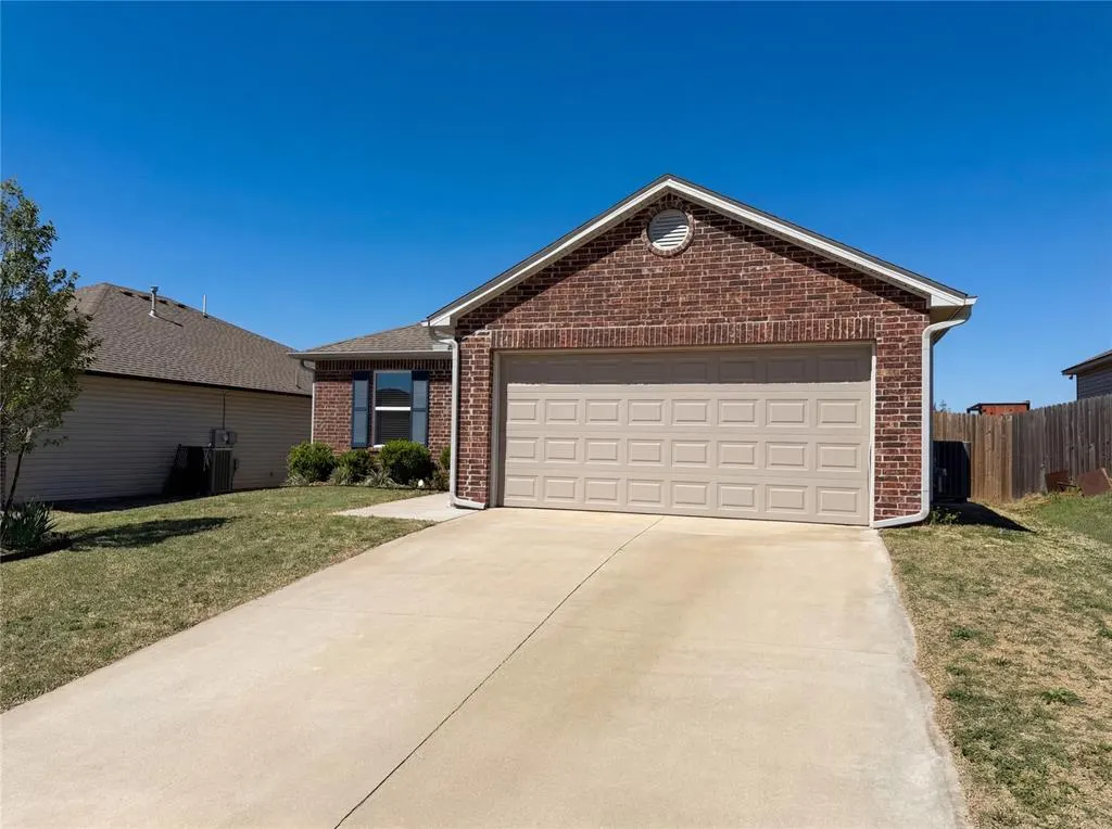 Photo 8 — 2308 Dillards Drive, Chickasha, OK 73018