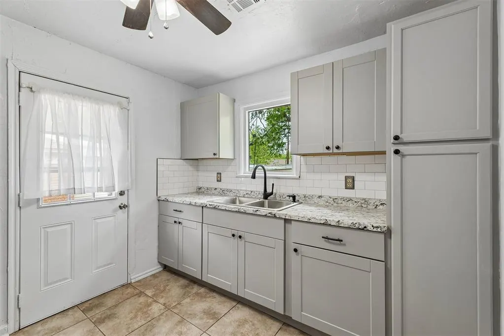 Photo 9 — 2041 NE 18th Street, Oklahoma City, OK 73111