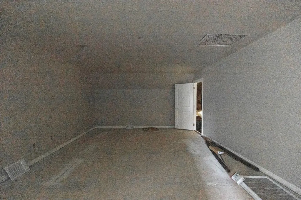 Photo 18 — 11009 NW 90th Street, Yukon, OK 73099