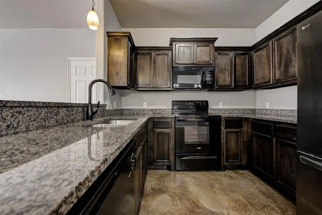 Photo 23 — 1852 Cypress Lane, El Reno, OK 73036