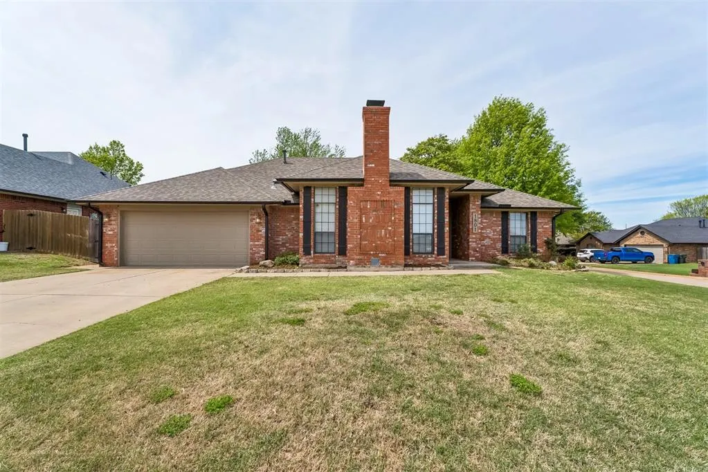 Photo 2 — 1801 Whispering Trail, Midwest City, OK 73130