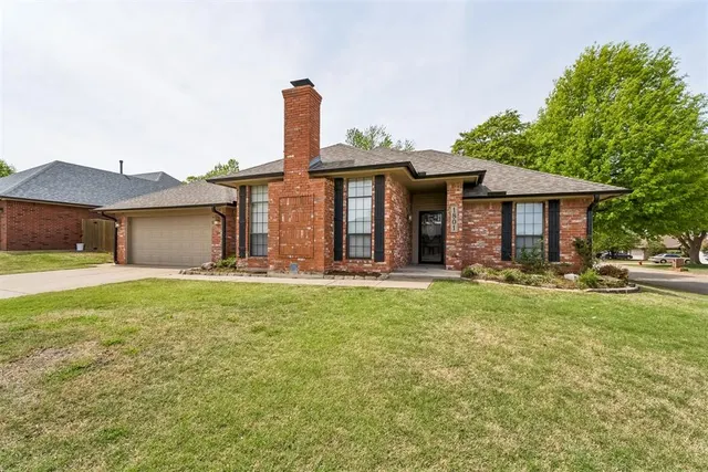 Photo 4 — 1801 Whispering Trail, Midwest City, OK 73130