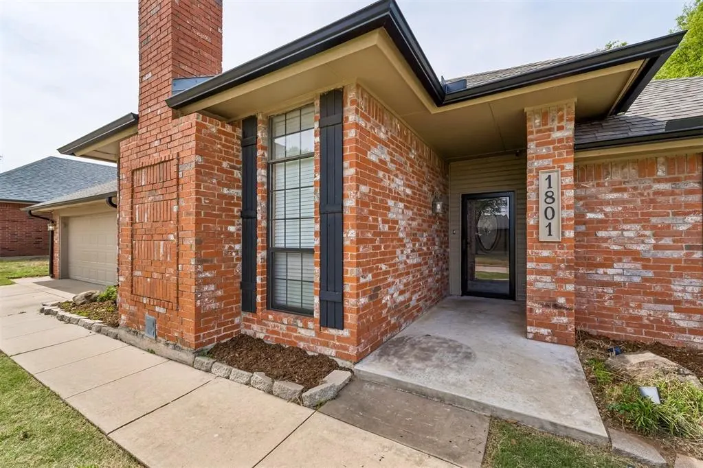 Photo 5 — 1801 Whispering Trail, Midwest City, OK 73130