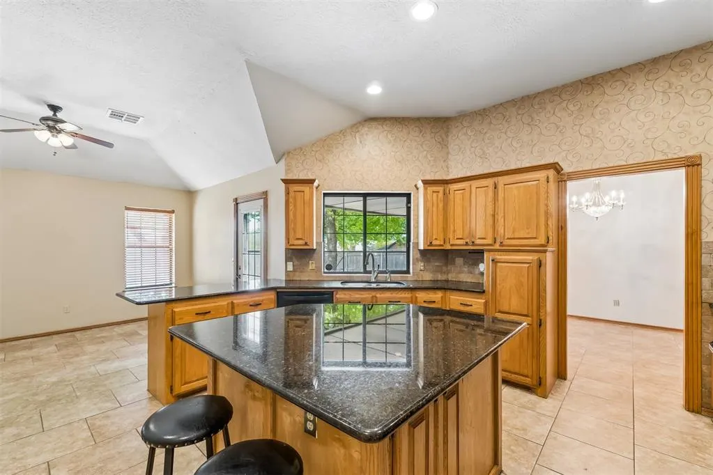 Photo 15 — 1801 Whispering Trail, Midwest City, OK 73130