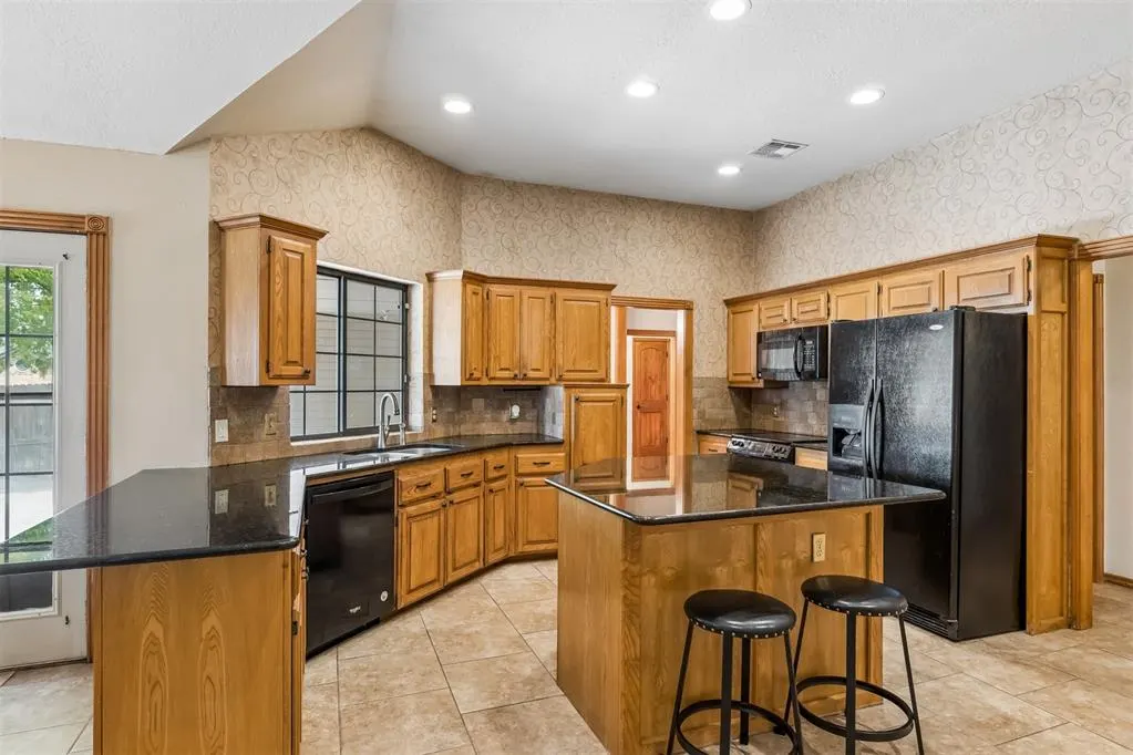 Photo 16 — 1801 Whispering Trail, Midwest City, OK 73130