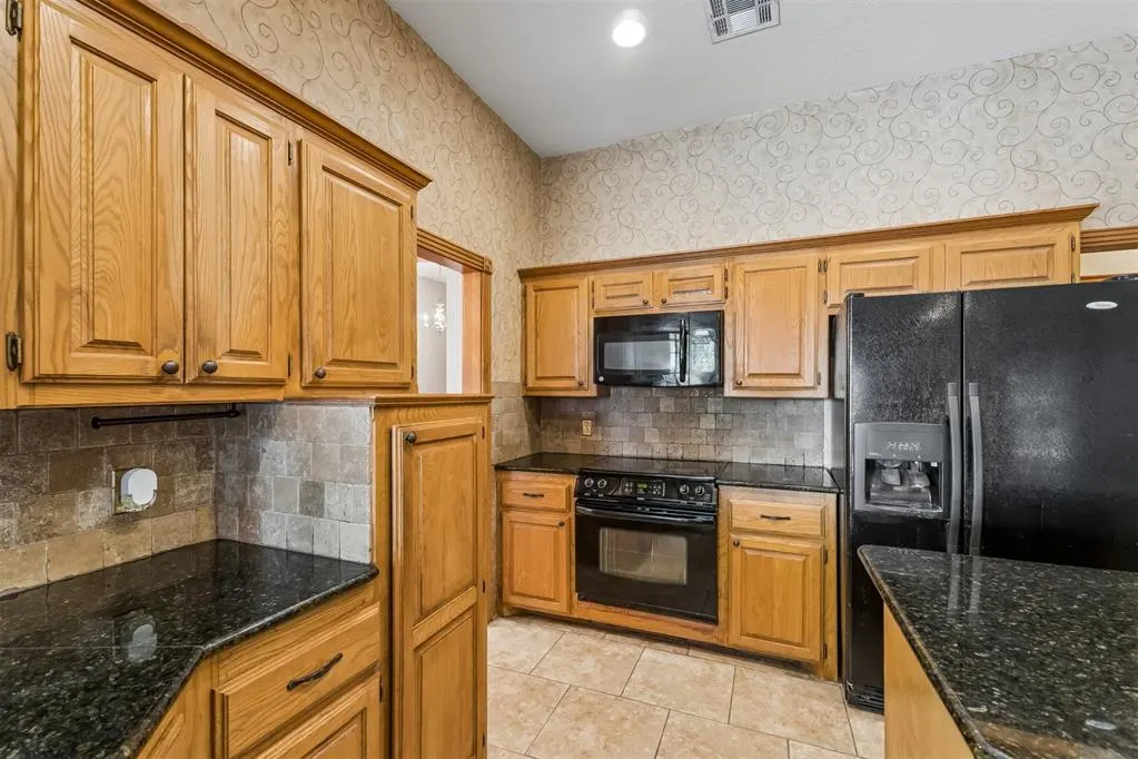 Photo 17 — 1801 Whispering Trail, Midwest City, OK 73130