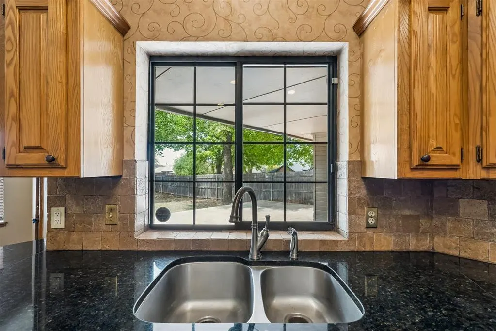 Photo 18 — 1801 Whispering Trail, Midwest City, OK 73130