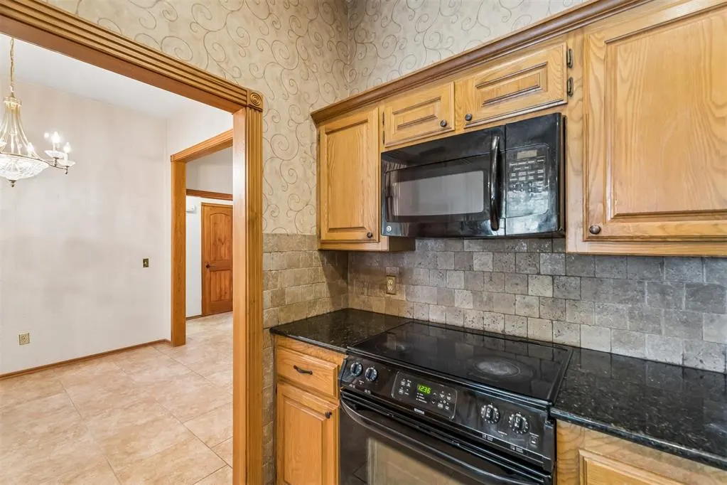 Photo 19 — 1801 Whispering Trail, Midwest City, OK 73130