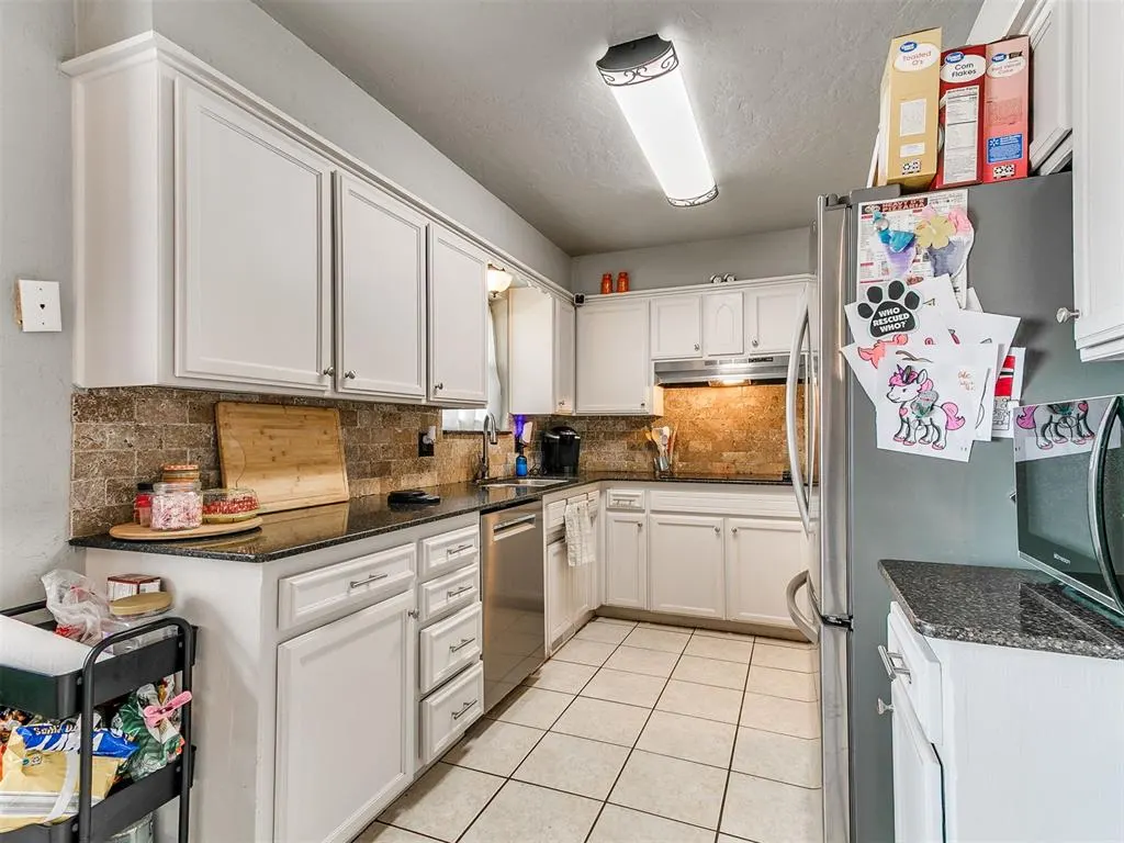 Photo 12 — 9208 S Winston Way, Moore, OK 73139