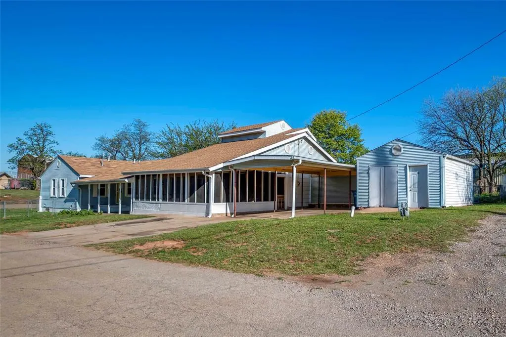 Photo 4 — 120 S Iowa Avenue, Chandler, OK 74834