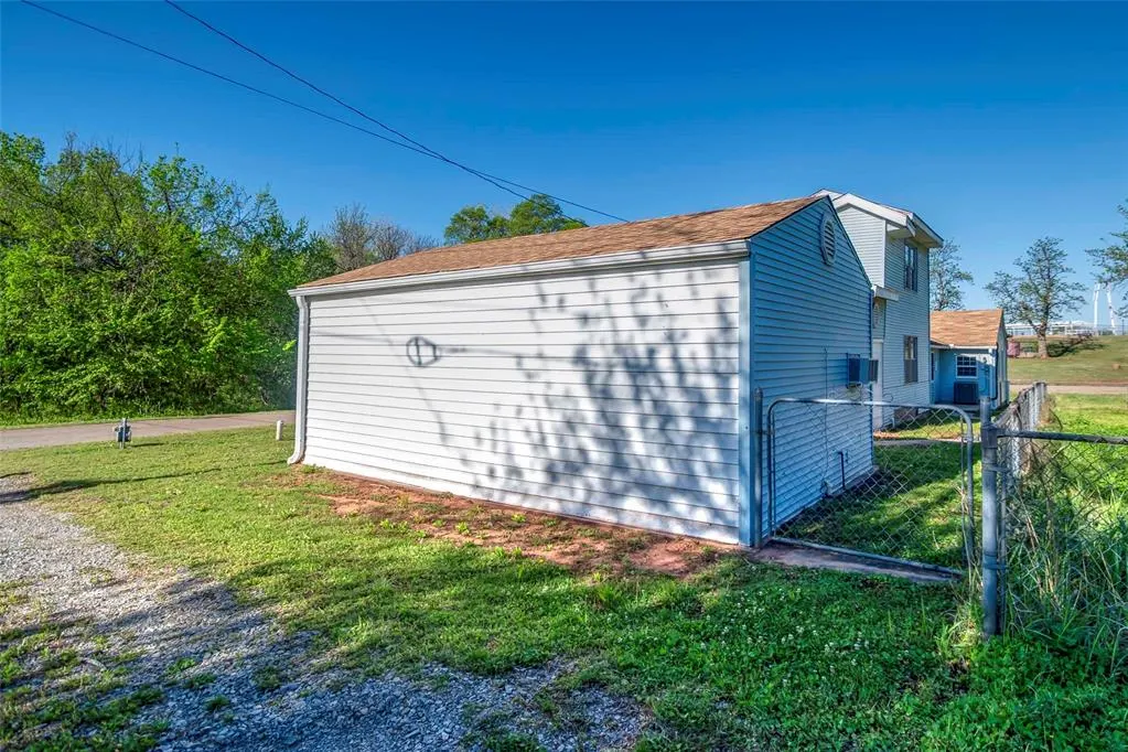 Photo 33 — 120 S Iowa Avenue, Chandler, OK 74834