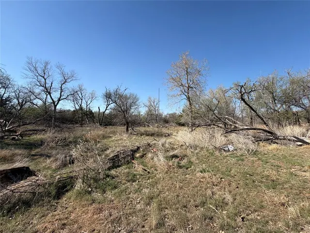 Photo 5 — 20586 E 1476 Road, Lone Wolf, OK 73655