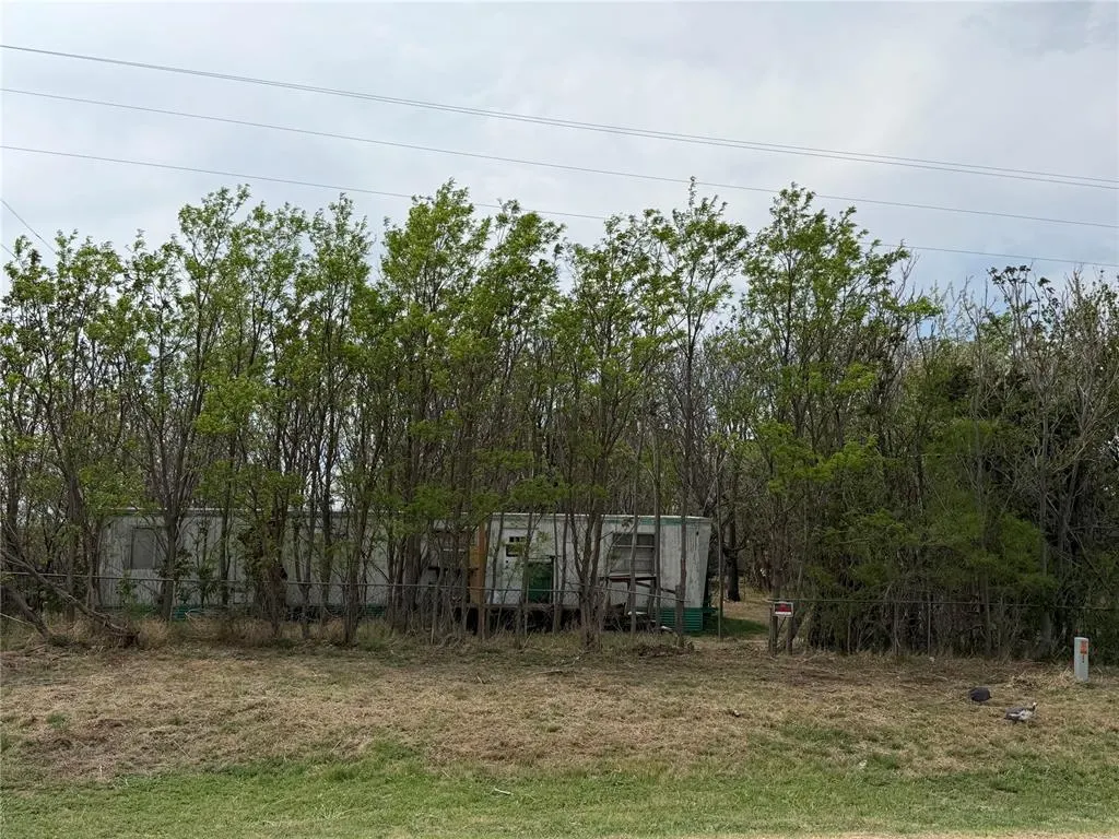 Photo 9 — 20586 E 1476 Road, Lone Wolf, OK 73655