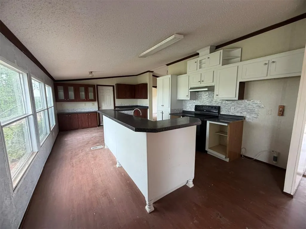 Photo 5 — 563 Venado Valley Road, Meridian, OK 73058