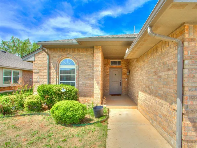Photo 3 — 12709 Quaker Drive, Oklahoma City, OK 73120